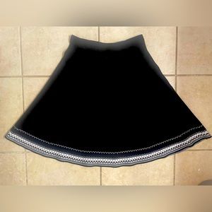Sioni black and white skirt